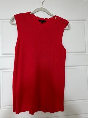 Ann Taylor Red Sleeveless Scallop Neck Tank with Shoulder Buttons
